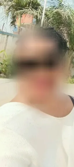 Caroline, 25