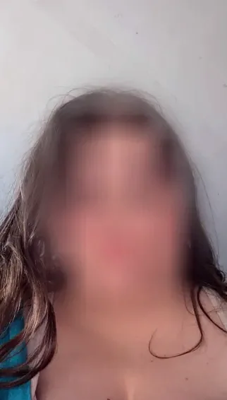 Ella, 24