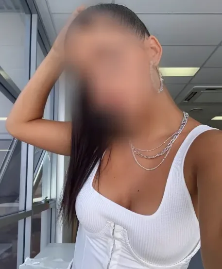 Katrine, 20