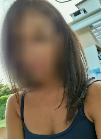 Marianne, 35