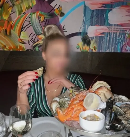 Winnie, 32