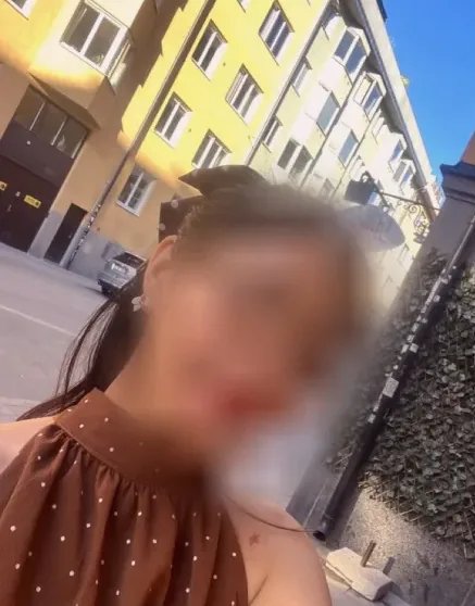 Zeynep, 26