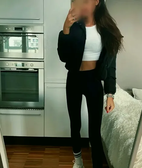 Melina, 36